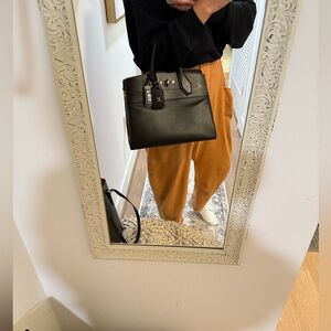 LOUIS VUITTON
Black Leather City Steamer PM